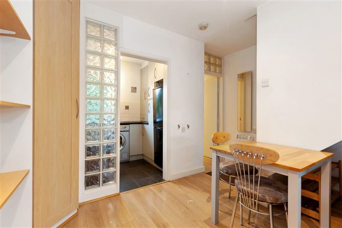 49 Rathdown Square, North Circular Road, Dublin 7