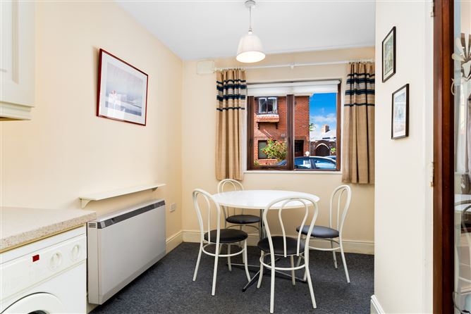 25 COLLEGE MANOR, Drumcondra, Dublin 9