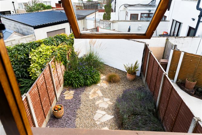 25 COLLEGE MANOR, Drumcondra, Dublin 9