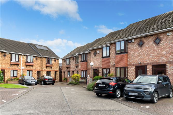 25 COLLEGE MANOR, Drumcondra, Dublin 9