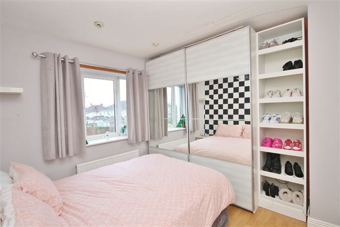 15 Woodstown Heights, Knocklyon, Dublin 16