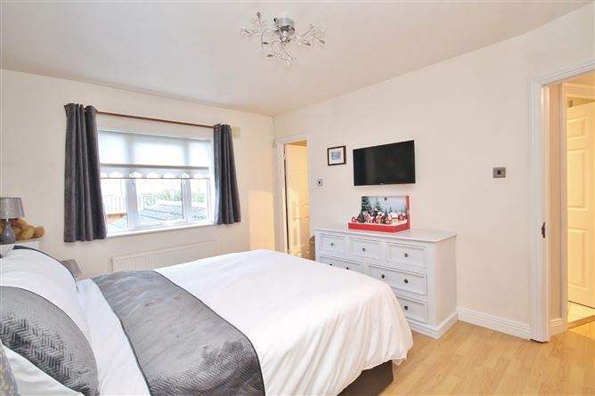 15 Woodstown Heights, Knocklyon, Dublin 16