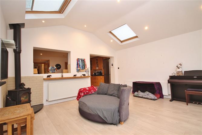 15 Woodstown Heights, Knocklyon, Dublin 16