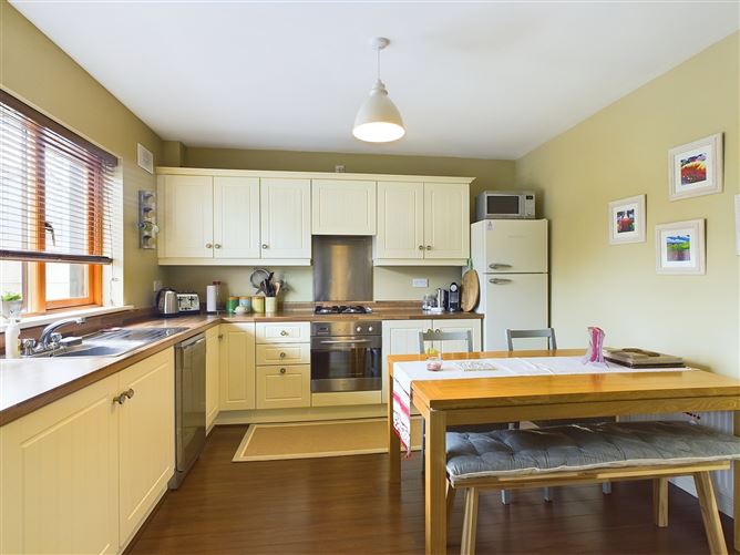 9 Cois Eilbhe, Lisdoonvarna, Co. Clare