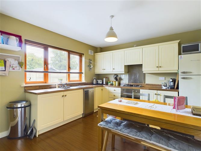 9 Cois Eilbhe, Lisdoonvarna, Co. Clare