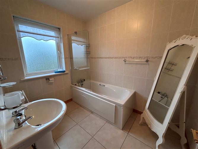32 The Maples, Gort An Óir, Castlemartyr, Co. Cork, East Cork, Cork