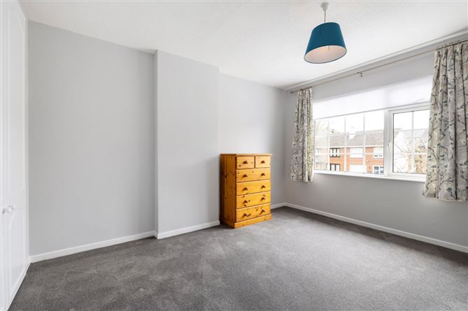 33 Scholarstown Park, Rathfarnham, Dublin 16