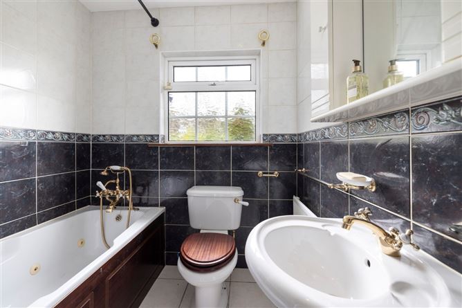 33 Scholarstown Park, Rathfarnham, Dublin 16