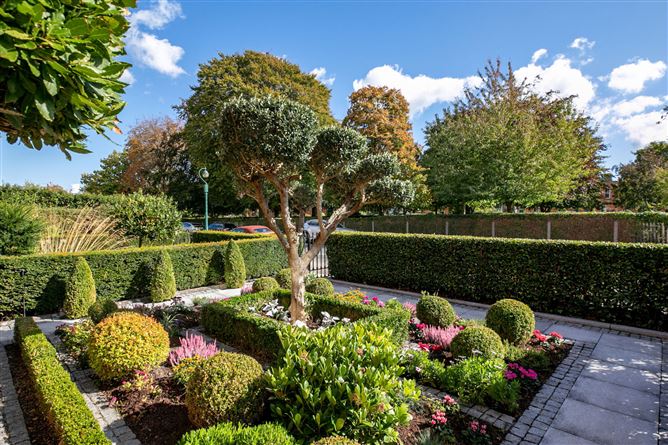 33 Brighton Square, Rathgar,   Dublin 6
