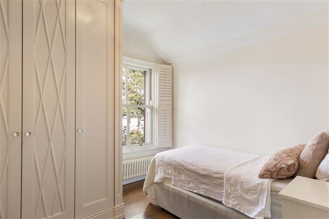33 Brighton Square, Rathgar,   Dublin 6