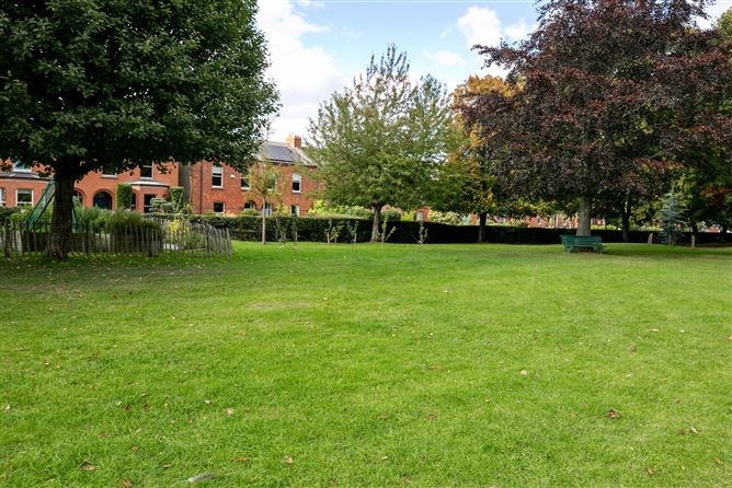 33 Brighton Square, Rathgar,   Dublin 6