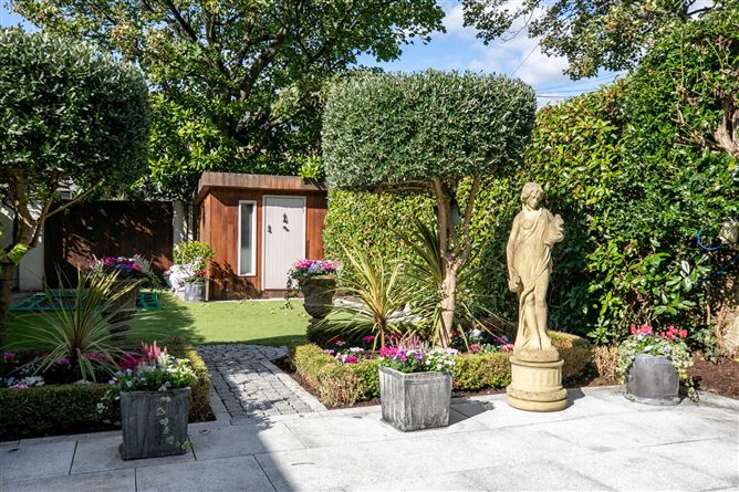 33 Brighton Square, Rathgar,   Dublin 6