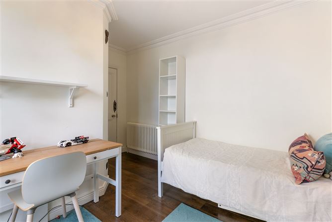 33 Brighton Square, Rathgar,   Dublin 6