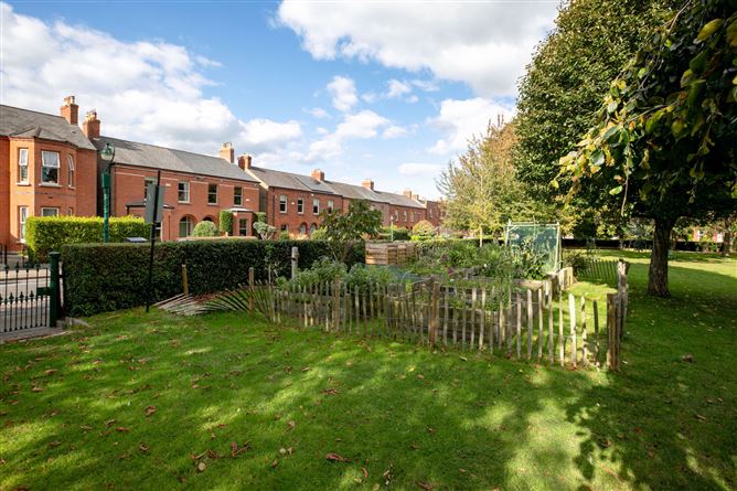 33 Brighton Square, Rathgar,   Dublin 6