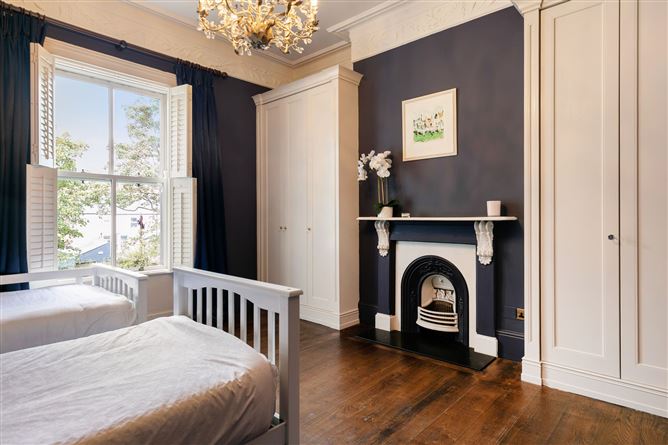 33 Brighton Square, Rathgar,   Dublin 6