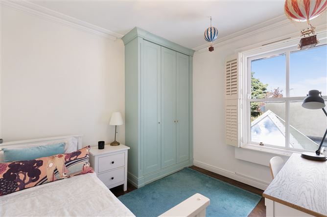 33 Brighton Square, Rathgar,   Dublin 6