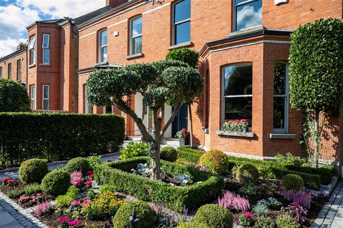 33 Brighton Square, Rathgar,   Dublin 6