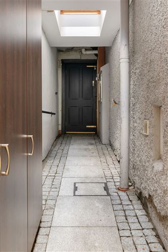 33 Brighton Square, Rathgar,   Dublin 6