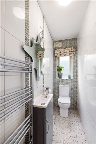 https://photos-a.propertyimages.ie/media/7/1/7/4952717/f9838b62-b2ab-41d8-a3f1-e525eafe158b_l.jpg