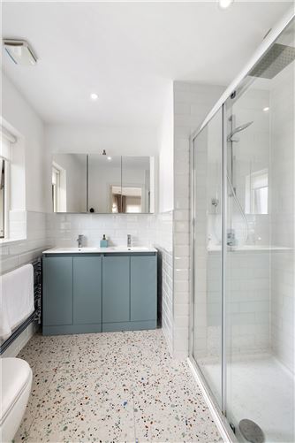 https://photos-a.propertyimages.ie/media/7/1/7/4952717/f9838b62-b2ab-41d8-a3f1-e525eafe158b_l.jpg