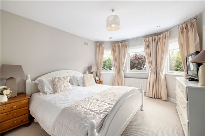 https://photos-a.propertyimages.ie/media/7/1/7/4952717/f9838b62-b2ab-41d8-a3f1-e525eafe158b_l.jpg