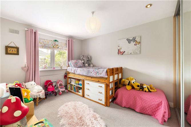 https://photos-a.propertyimages.ie/media/7/1/7/4952717/f9838b62-b2ab-41d8-a3f1-e525eafe158b_l.jpg