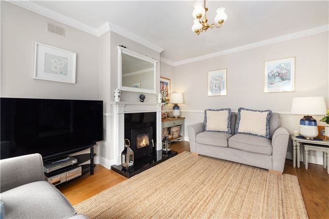 https://photos-a.propertyimages.ie/media/7/1/7/4952717/f9838b62-b2ab-41d8-a3f1-e525eafe158b_l.jpg