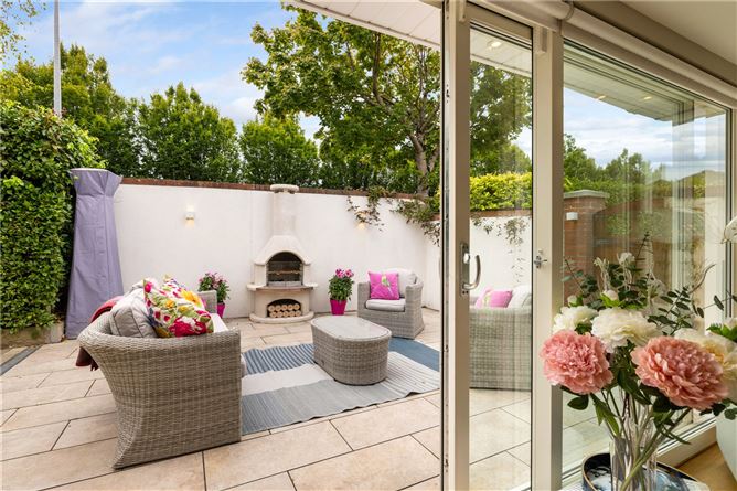 https://photos-a.propertyimages.ie/media/7/1/7/4952717/f9838b62-b2ab-41d8-a3f1-e525eafe158b_l.jpg