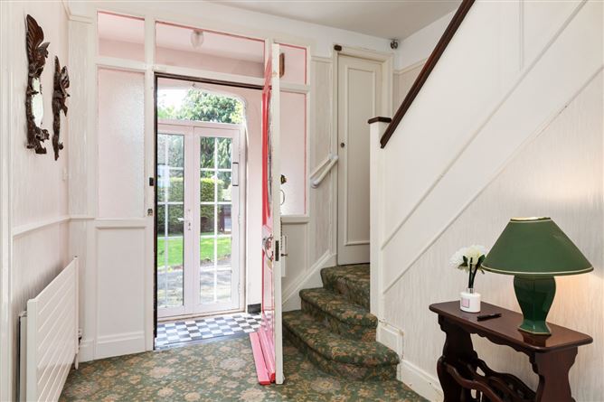 https://photos-a.propertyimages.ie/media/7/1/8/4925817/52572481-28b4-455a-b0a6-1c3f201e04e2_l.jpg