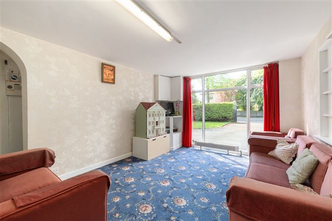 https://photos-a.propertyimages.ie/media/7/1/8/4925817/52572481-28b4-455a-b0a6-1c3f201e04e2_l.jpg