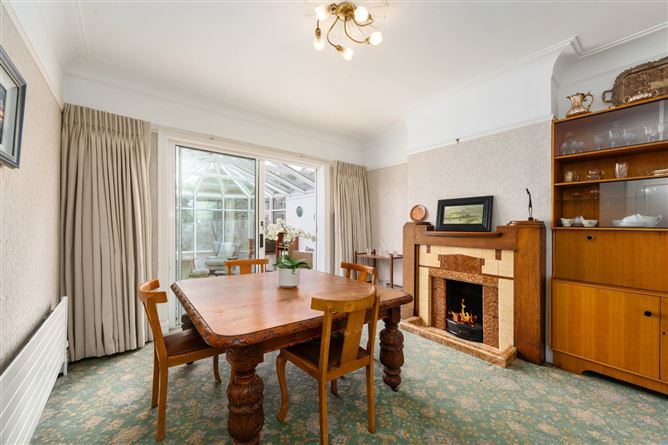 https://photos-a.propertyimages.ie/media/7/1/8/4925817/52572481-28b4-455a-b0a6-1c3f201e04e2_l.jpg
