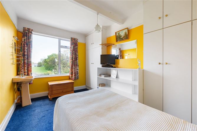 https://photos-a.propertyimages.ie/media/7/1/8/4925817/52572481-28b4-455a-b0a6-1c3f201e04e2_l.jpg