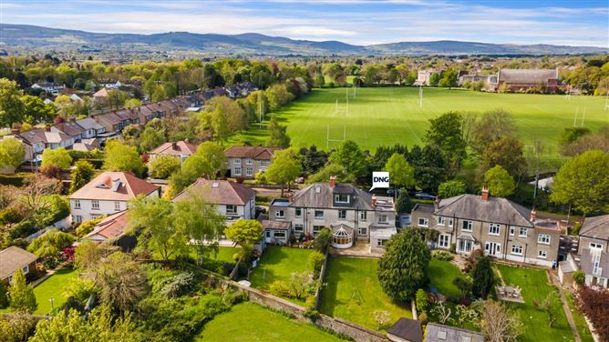 https://photos-a.propertyimages.ie/media/7/1/8/4925817/52572481-28b4-455a-b0a6-1c3f201e04e2_l.jpg