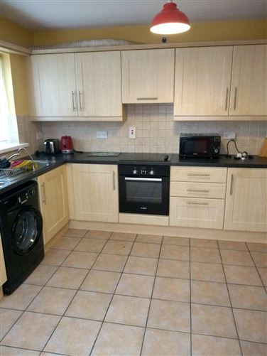 https://photos-a.propertyimages.ie/media/7/1/8/5003817/8c5f3ee5-0180-423c-b879-4a9c577db180_l.jpg
