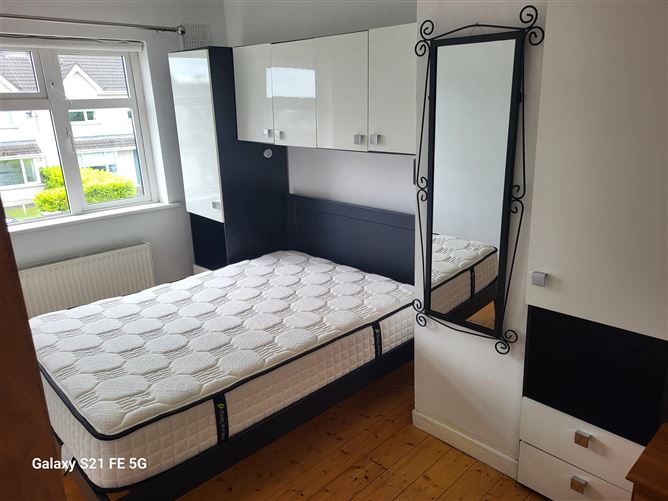 https://photos-a.propertyimages.ie/media/7/1/8/5008817/493bddbd-54f1-4dd2-8b22-f2542309abaf_l.jpg