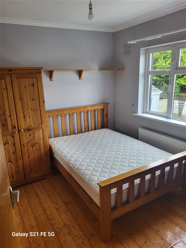 https://photos-a.propertyimages.ie/media/7/1/8/5008817/493bddbd-54f1-4dd2-8b22-f2542309abaf_l.jpg