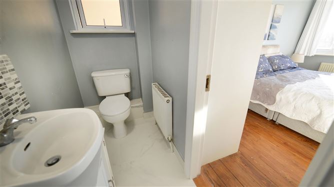 5 Fernleigh Grove, Castleknock, Dublin