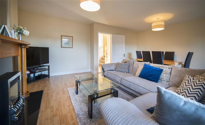 5 Fernleigh Grove, Castleknock, Dublin