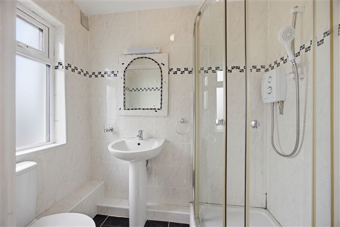 Photo 17 of 20 — 8 Dromlee Crescent , Beaumont, Dublin 9