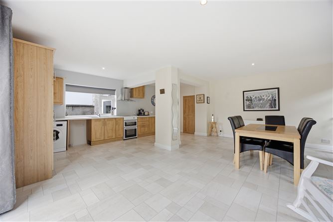 Photo 6 of 20 — 8 Dromlee Crescent , Beaumont, Dublin 9