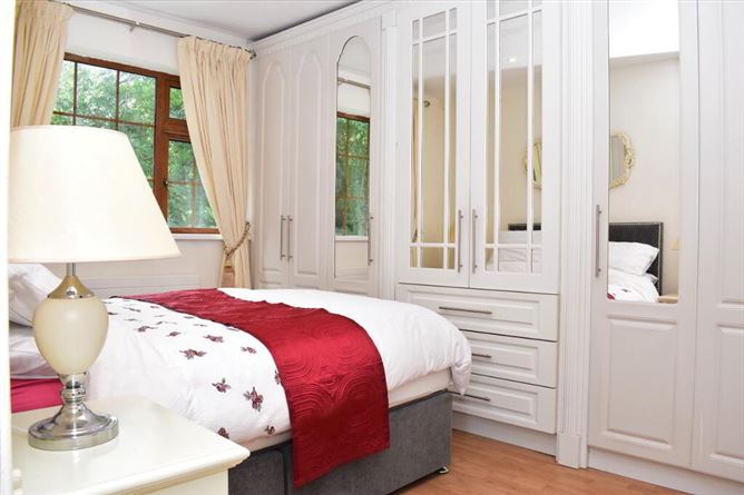 Sunbury, Tinode, Blessington, Wicklow