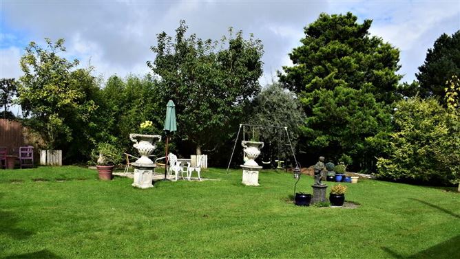 Sunbury, Tinode, Blessington, Wicklow