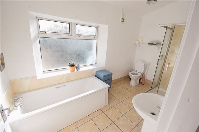 11 Irish Street, Bunclody, Wexford