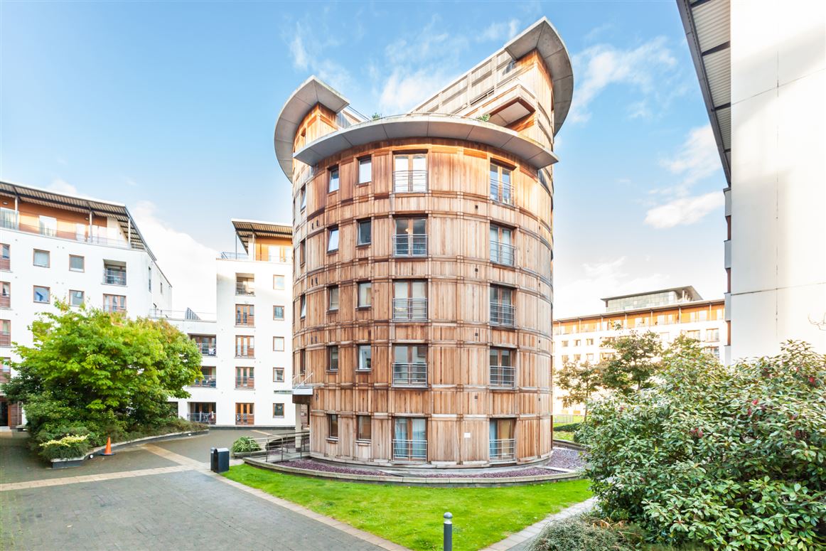 15 Semple House, Custom House Square, IFSC, Dublin 1