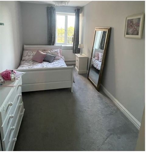 https://photos-a.propertyimages.ie/media/7/2/0/4928027/1b419925-ae18-42ad-a9c3-31af6960b38a_l.jpg