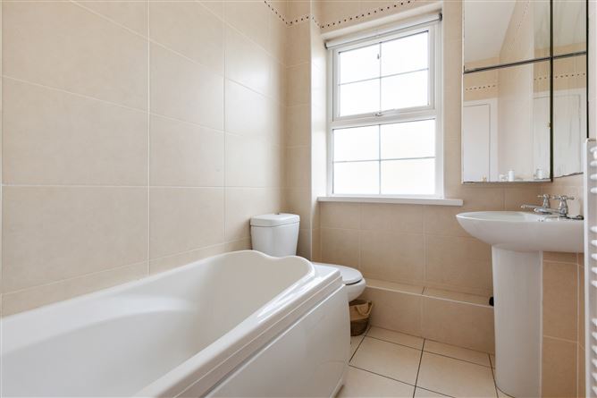 Photo 10 of 18 — 4 Vernon Court, Seafield Road West, Clontarf, Dublin 3