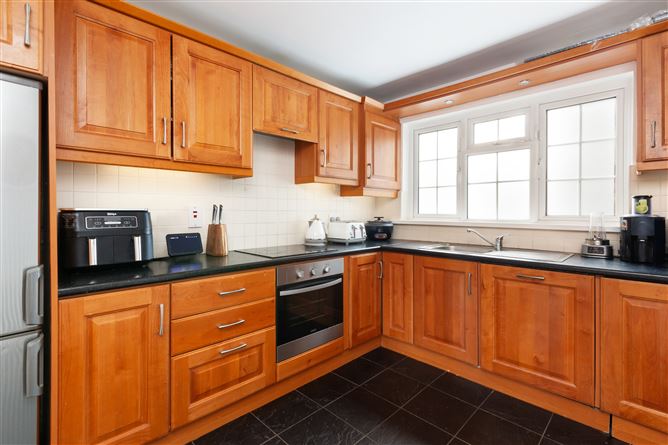 4 Vernon Court, Seafield Road West, Clontarf, Dublin 3