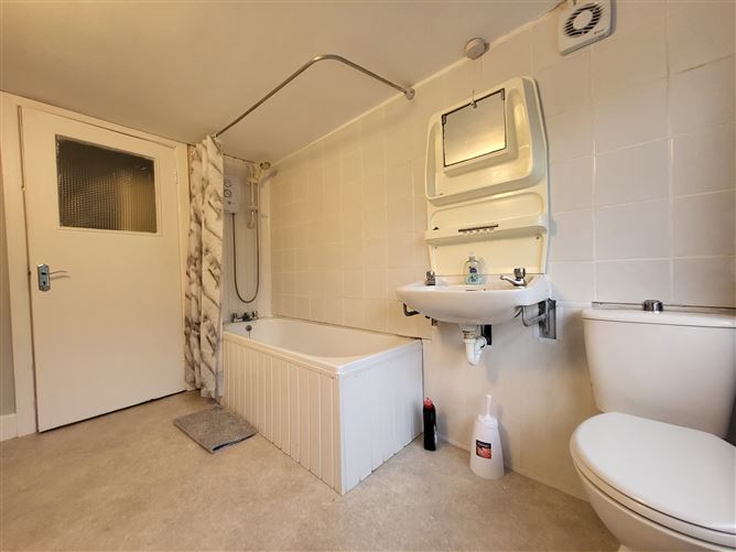 10 Lower Masseytown, Macroom, Cork