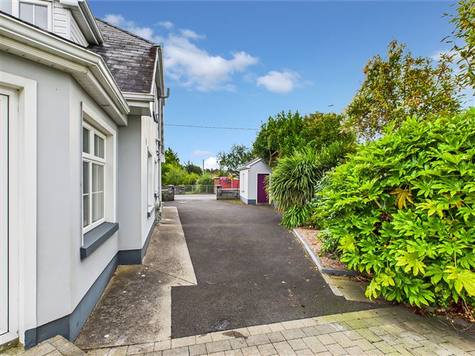 Coole Lodge, Francis Street, Ennis, Co. Clare