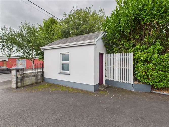 Coole Lodge, Francis Street, Ennis, Co. Clare